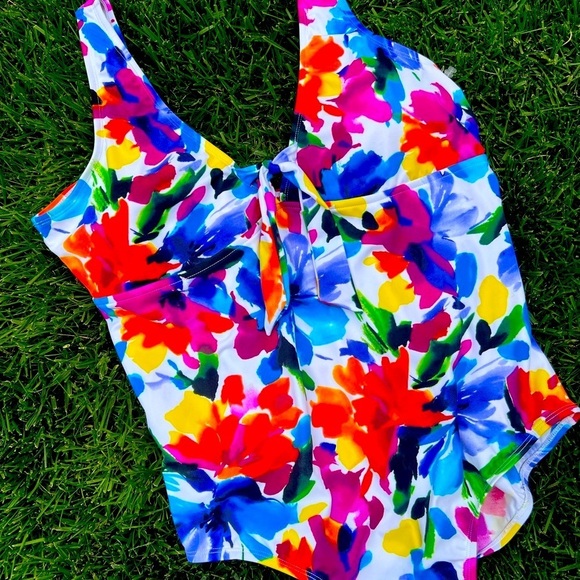 Brand new size 24 women’s one piece bathing suit - Picture 3 of 6